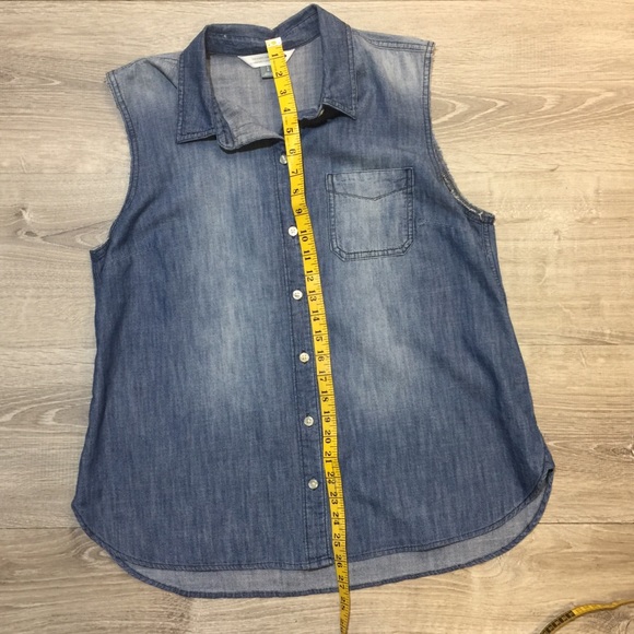 Old Navy Sleeveless Denim Top - Picture 4 of 8
